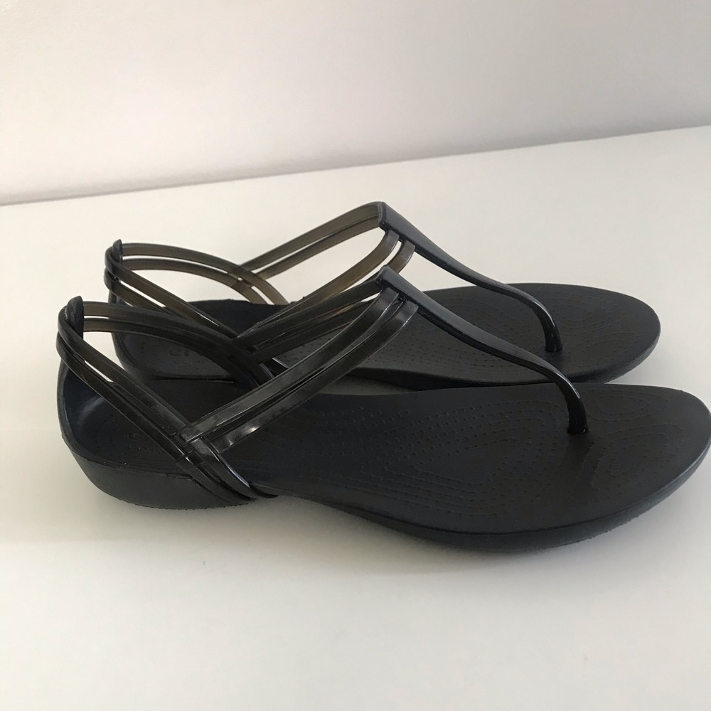Women’s Crocs Isabella T-Strap Sandal size 6